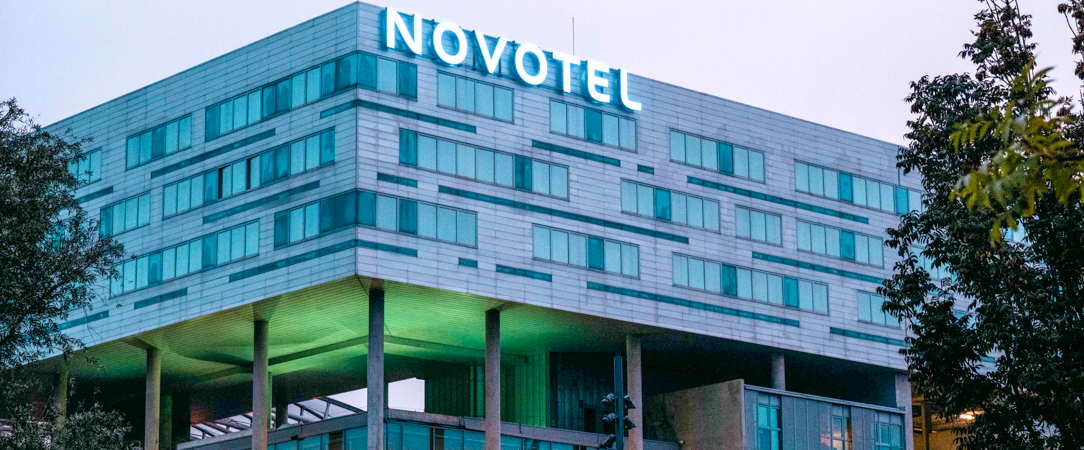 Novotel Lyon Confluence Bord de Saone ★★★★ - Votre adresse à Lyon en bord de Saône. - Lyon, France