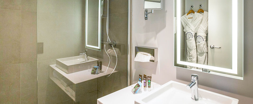 Novotel Strasbourg Centre Halles ★★★★ - Last Minute - A bubble of comfort in the heart of Strasbourg. - Strasbourg, France