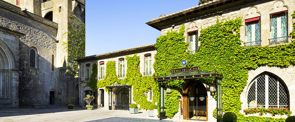 Hôtel de la Cité Carcassonne MGallery ★★★★★ - Last Minute - A touch of new glamour to old splendour in the medieval city of Carcasonne. - Carcassonne, France