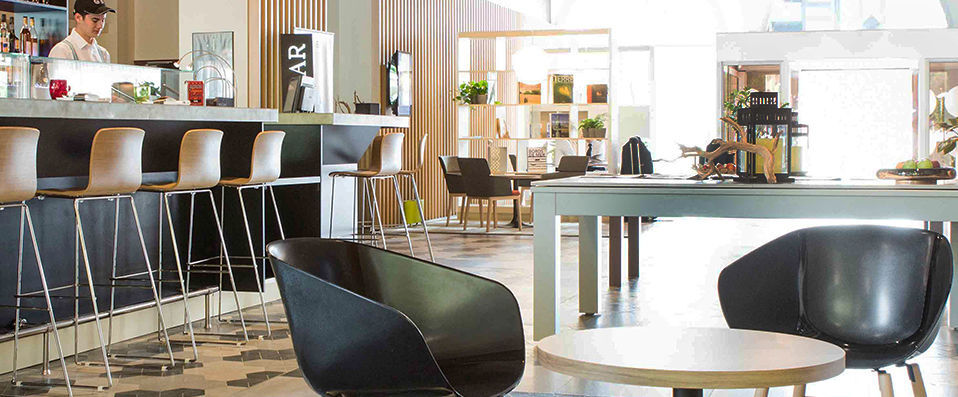 Novotel Toulouse Centre Compans Caffarelli ★★★★ - Last Minute - Live <em>la vie en rose</em> in the heart of Toulouse. - Toulouse, France