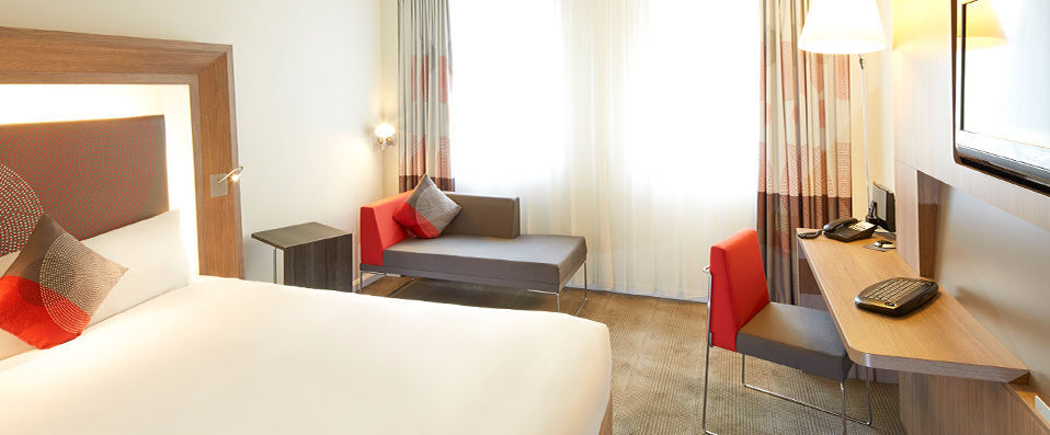 Novotel Paris 17 ★★★★ - Last Minute - A modern retreat in the 17th arrondissement of Paris. - Paris, France