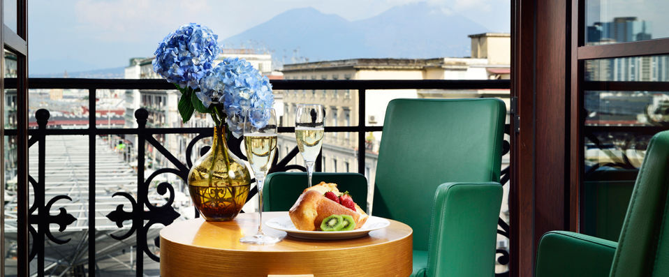 UNAHOTELS Napoli ★★★★ - Un hôtel de charme parfait pour découvrir Naples à pied. - Naples, Italie