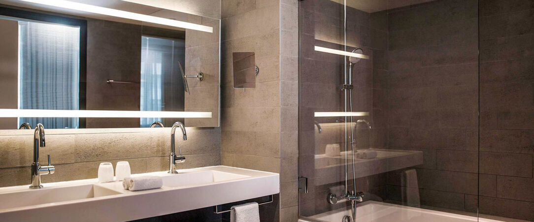 Pullman Paris Tour Eiffel ★★★★ - Superb quality and comfort 350 metres from the Eiffel Tower. - Paris, France