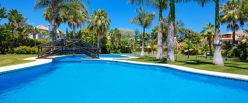 Mimosas Suites Banús - A luxurious beachfront stay in your own private apartment - Marbella, Spain