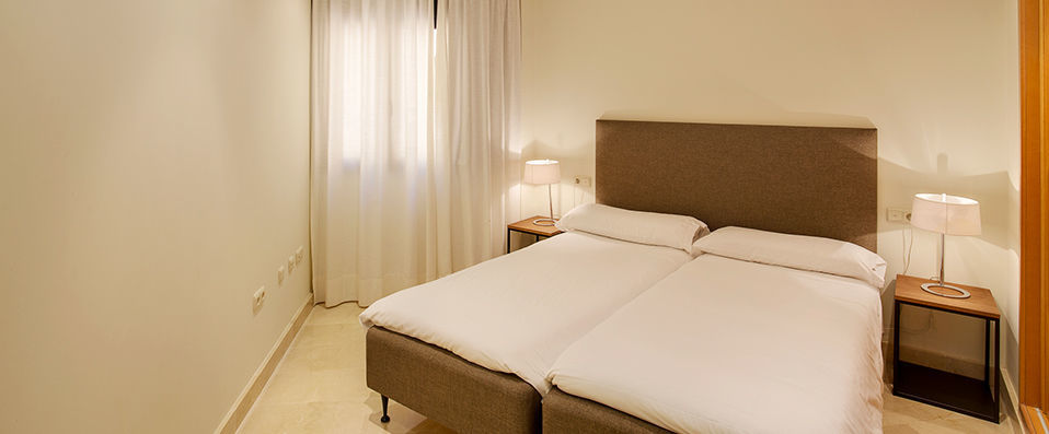 Mimosas Suites Banús - A luxurious beachfront stay in your own private apartment - Marbella, Spain