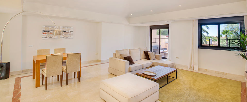 Mimosas Suites Banús - A luxurious beachfront stay in your own private apartment - Marbella, Spain