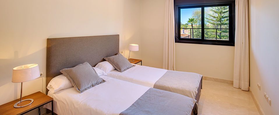 Mimosas Suites Banús - A luxurious beachfront stay in your own private apartment - Marbella, Spain