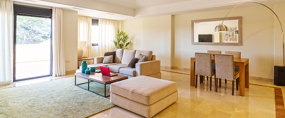 Mimosas Suites Banús - A luxurious beachfront stay in your own private apartment - Marbella, Spain