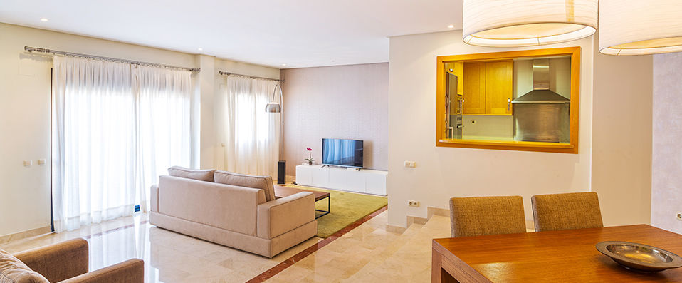Mimosas Suites Banús - A luxurious beachfront stay in your own private apartment - Marbella, Spain