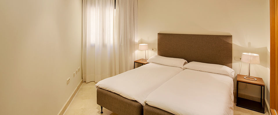 Mimosas Suites Banús - A luxurious beachfront stay in your own private apartment - Marbella, Spain