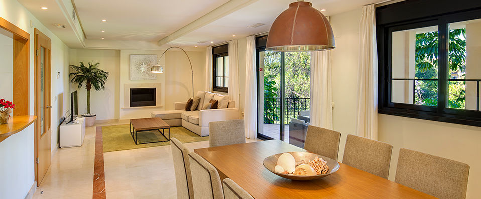 Mimosas Suites Banús - A luxurious beachfront stay in your own private apartment - Marbella, Spain