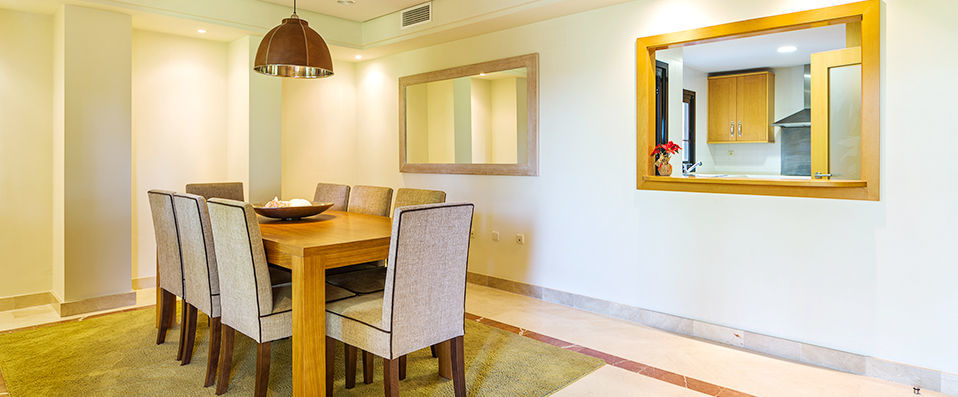 Mimosas Suites Banús - A luxurious beachfront stay in your own private apartment - Marbella, Spain