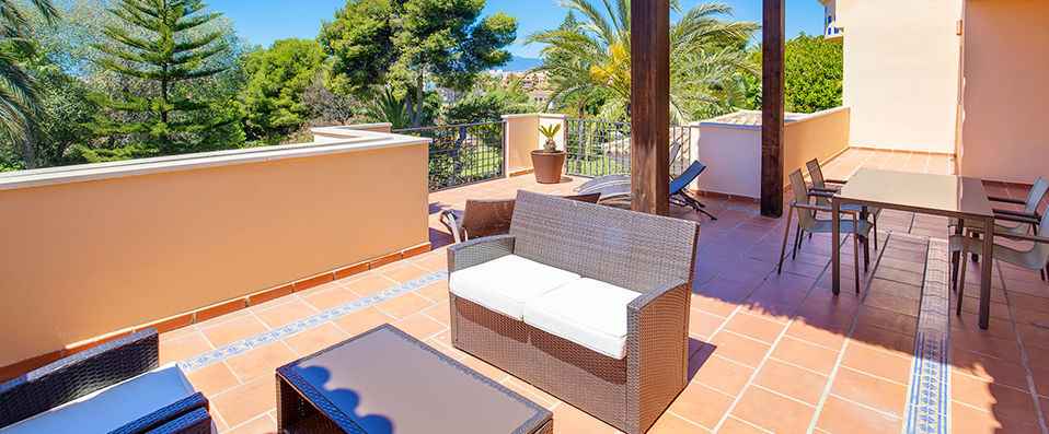 Mimosas Suites Banús - A luxurious beachfront stay in your own private apartment - Marbella, Spain