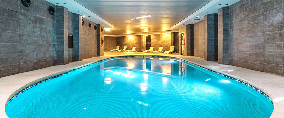 Mimosas Suites Banús - A luxurious beachfront stay in your own private apartment - Marbella, Spain