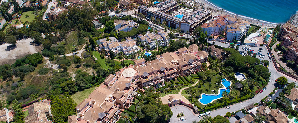 Mimosas Suites Banús - A luxurious beachfront stay in your own private apartment - Marbella, Spain