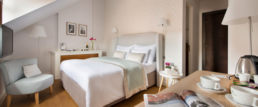 Design Hotel Neruda ★★★★ - Un hôtel de caractère au pied du château de Prague, où les pierres du XIVe siècle dialoguent avec un design contemporain. - Prague, République Tchèque