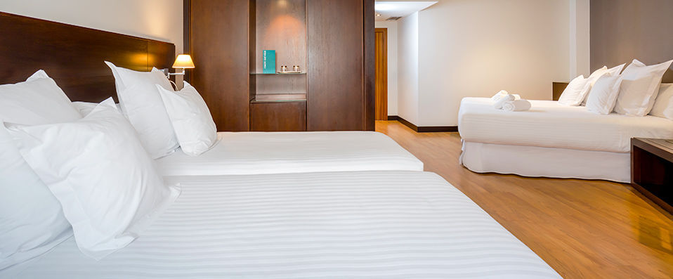 Occidental Granada ★★★★ - Contemporary comforts as your background to glorious Grenada. - Granada, Spain