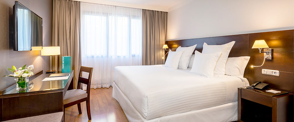 Occidental Granada ★★★★ - Contemporary comforts as your background to glorious Grenada. - Granada, Spain