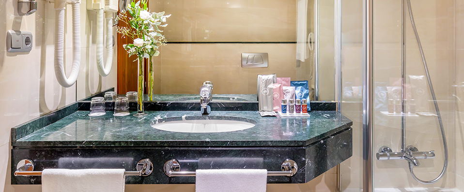 Occidental Granada ★★★★ - Contemporary comforts as your background to glorious Grenada. - Granada, Spain