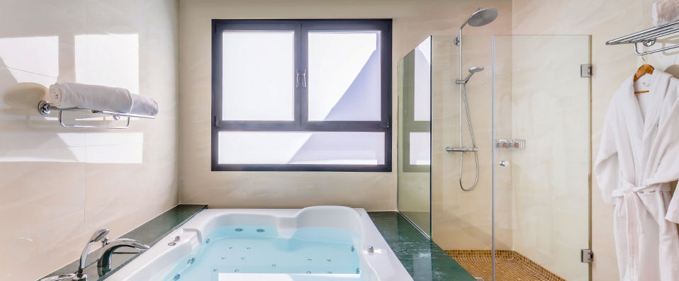 Occidental Granada ★★★★ - Contemporary comforts as your background to glorious Grenada. - Granada, Spain