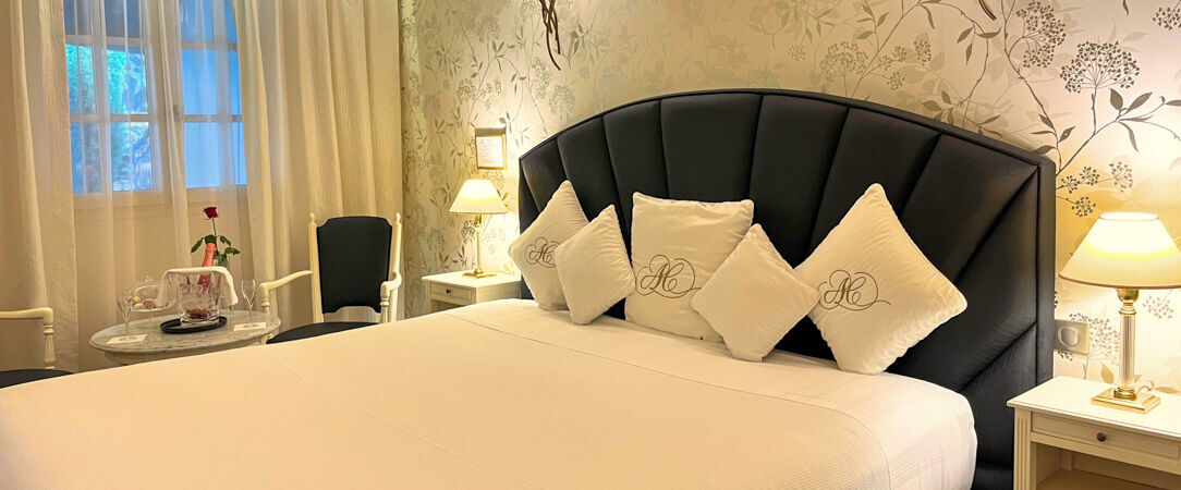 Auberge de Cassagne & Spa ★★★★★ - A fairy-tale, five-star farmhouse inn in the heart of Provence. - Avignon, France