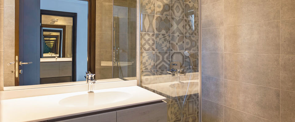 Wind Rose Resort by Karisma ★★★★ - Une adresse de luxe face à la Mer Adriatique. <b>All Inclusive !</b> - Dobra Voda, Monténégro