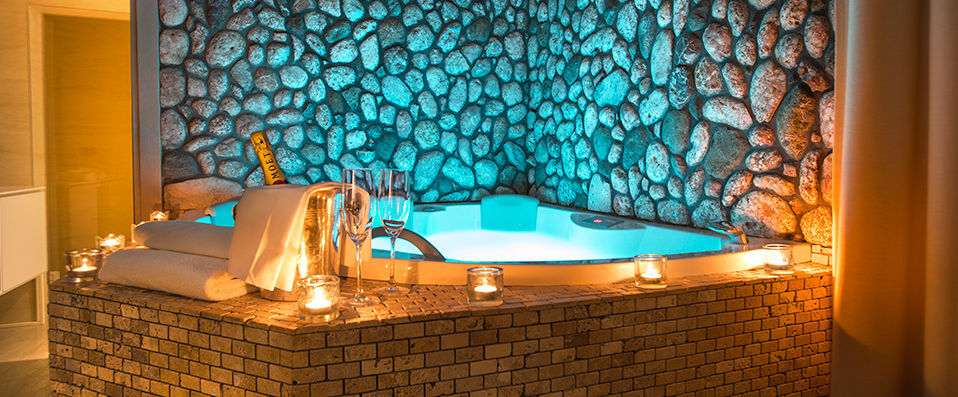 Wind Rose Resort by Karisma ★★★★ - Une adresse de luxe face à la Mer Adriatique. <b>All Inclusive !</b> - Dobra Voda, Monténégro