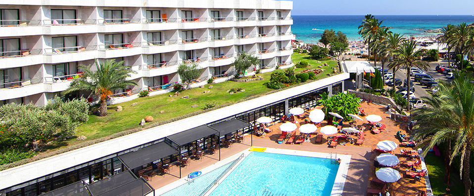 Serrano Palace ★★★★★ - Poolside cabana, beachfront location and five-star comforts in Mallorca. - Mallorca, Spain