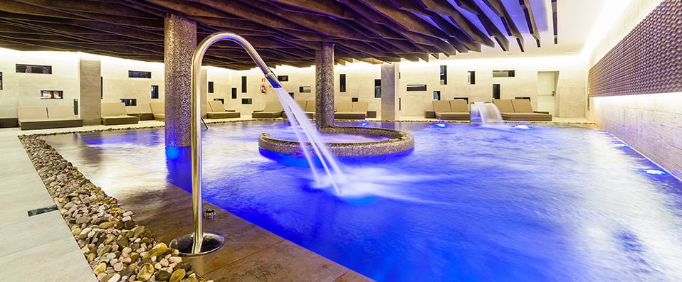 Serrano Palace ★★★★★ - Poolside cabana, beachfront location and five-star comforts in Mallorca. - Mallorca, Spain