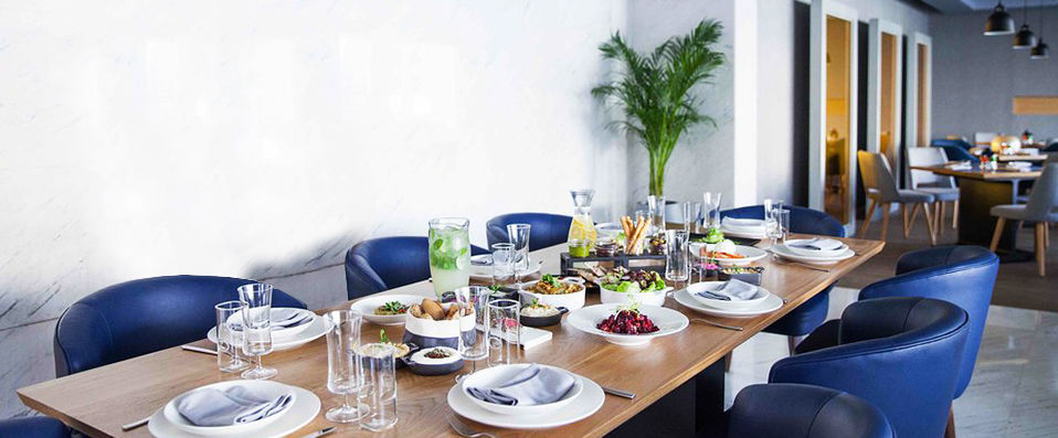 Voco Dubai ★★★★★ - Luxury comfort and first-rate facilities in the heart of Dubai. - Dubai, United Arab Emirates