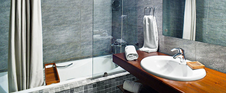 Aristi Mountain Resort ★★★★ - Traditional stone buildings & modern comforts in a Greek mountain paradise. - Aristi, Greece