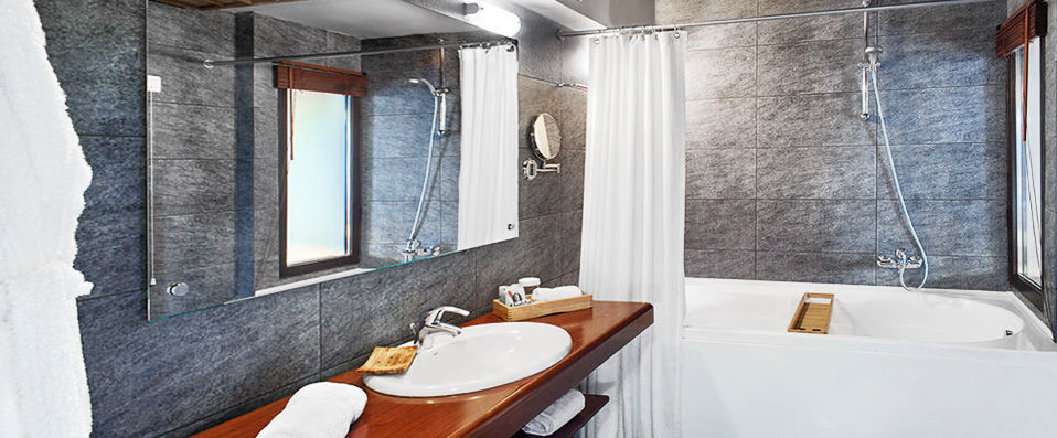 Aristi Mountain Resort ★★★★ - Traditional stone buildings & modern comforts in a Greek mountain paradise. - Aristi, Greece