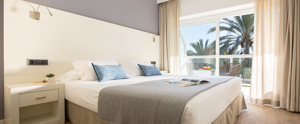 Las Gaviotas Suites Hotel & Spa ★★★★ - Le paradis insulaire du farniente & du luxe. <b>Demi-pension offerte ! </b> - Majorque, Espagne