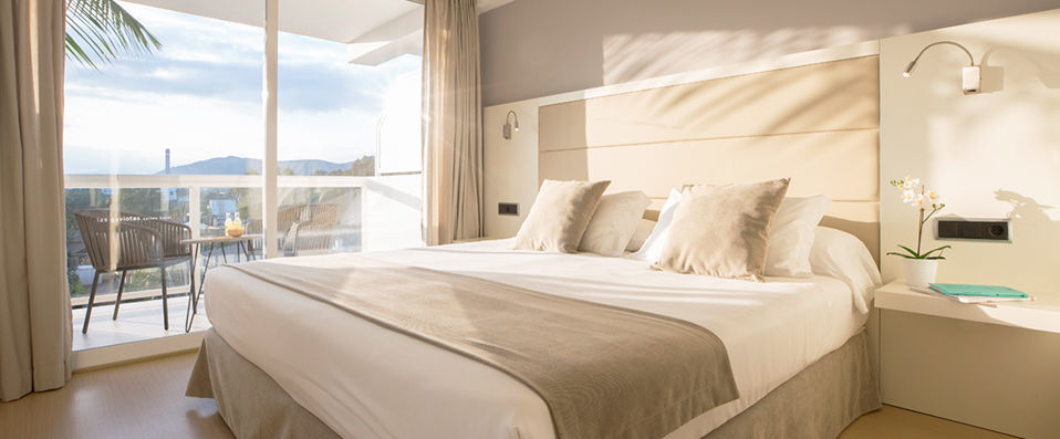 Las Gaviotas Suites Hotel & Spa ★★★★ - Le paradis insulaire du farniente & du luxe. <b>Demi-pension offerte ! </b> - Majorque, Espagne