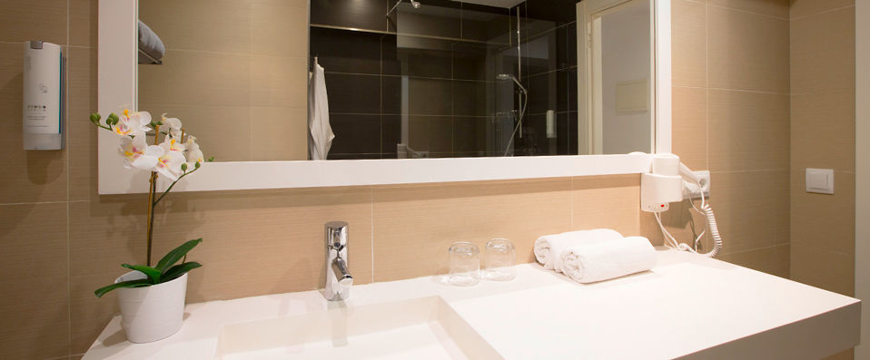 Las Gaviotas Suites Hotel & Spa ★★★★ - Le paradis insulaire du farniente & du luxe. <b>Demi-pension offerte ! </b> - Majorque, Espagne