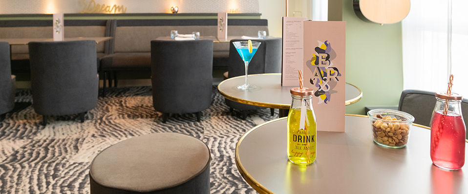 Novotel Lyon Gerland Musée des Confluences ★★★★ - Pastel coloured buildings nestled amongst exotic surroundings. - Lyon, France