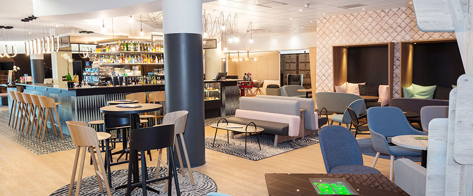 Novotel Marne-la-Vallée Noisy-le-Grand ★★★★ - Last Minute - Novotel luxury and style, plus added convenience in Noisy Le Grand. - Marne-la-Vallée, France