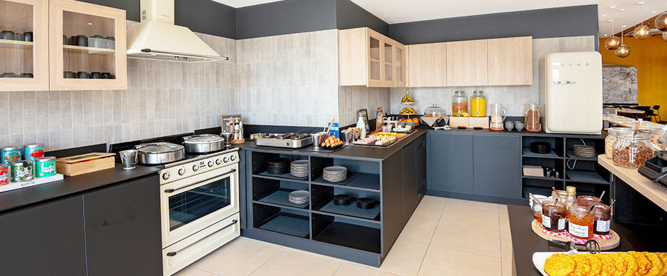  - Stylish comfort and excellent facilities five minutes from Blois’ historic centre. - Blois, France