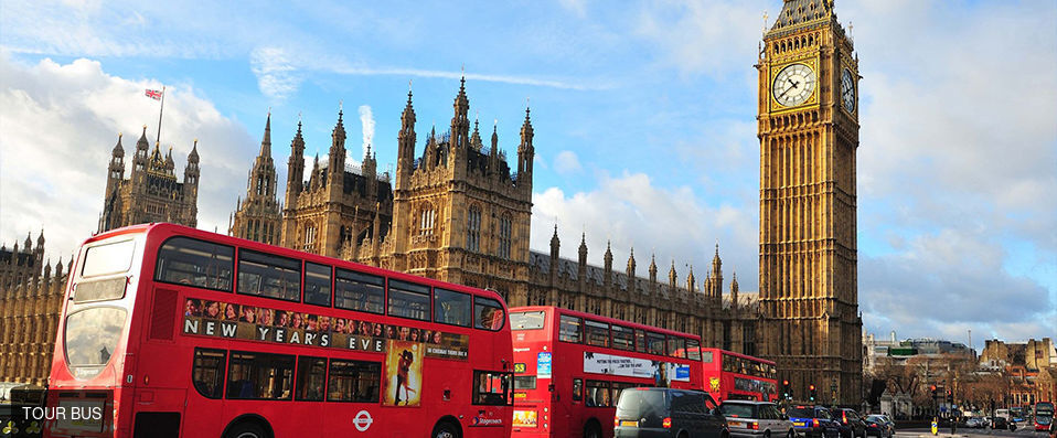 DoubleTree by Hilton London - Westminster ★★★★ - vintage bus tour and guided walking tour - Experience the magnificence of London from its very heart - London, United Kingdom