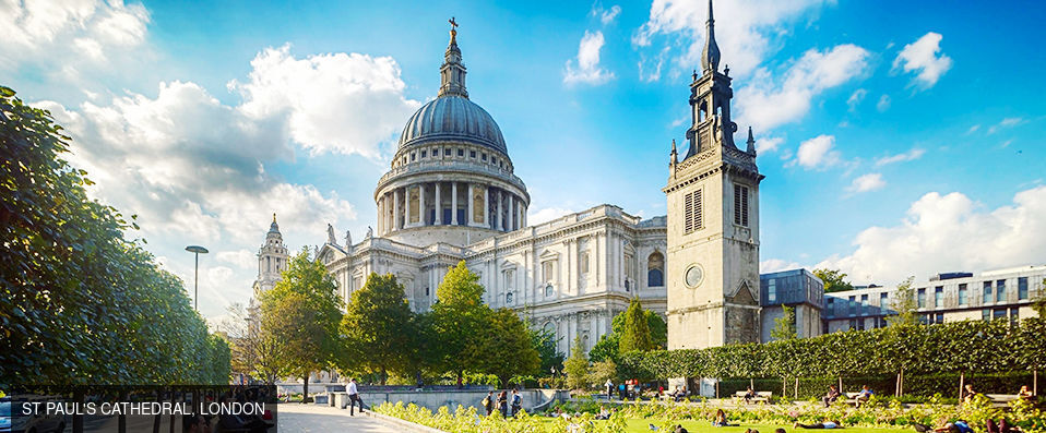 DoubleTree by Hilton London - Westminster ★★★★ - vintage bus tour and guided walking tour - Experience the magnificence of London from its very heart - London, United Kingdom