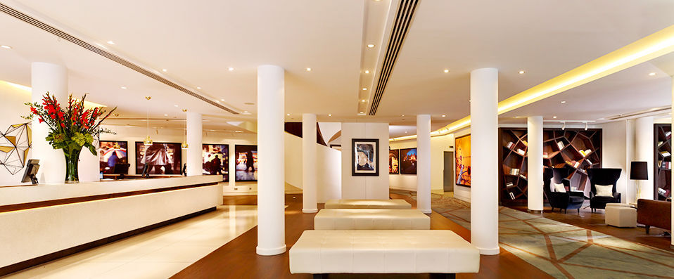 DoubleTree by Hilton London Westminster ★★★★ - Tour en bus vintage & visite guidée à pied - Escapade au cœur de Londres & découvertes culturelles. - Londres, Royaume-Uni