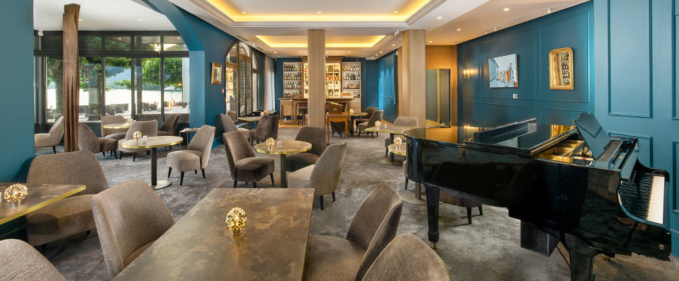Auberge du Père Bise ★★★★ - An exclusive hotel set on Europe’s purest lake. - Annecy, France
