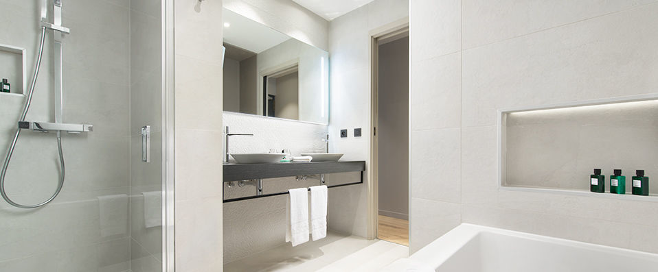 Auberge du Père Bise ★★★★ - An exclusive hotel set on Europe’s purest lake. - Annecy, France