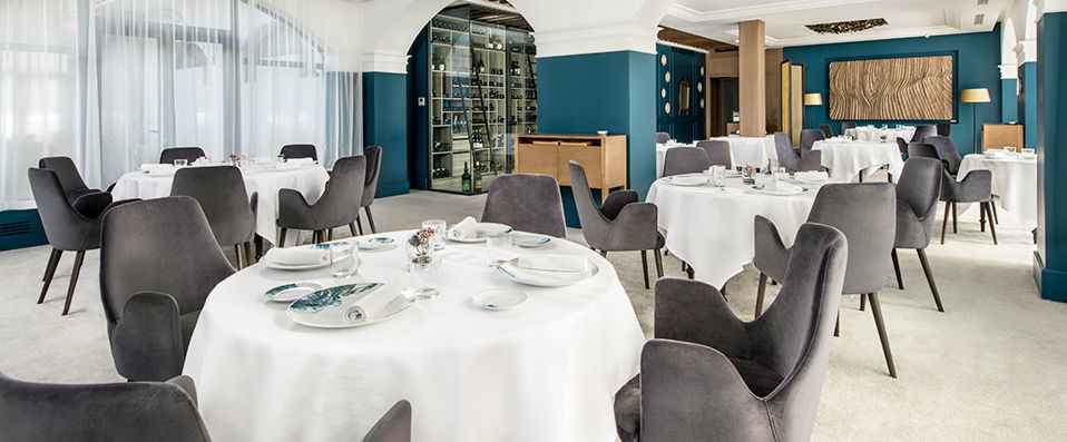 Auberge du Père Bise ★★★★★ - Auberge légendaire & haute-gastronomie sur les rives du lac d’Annecy. - Talloires, France
