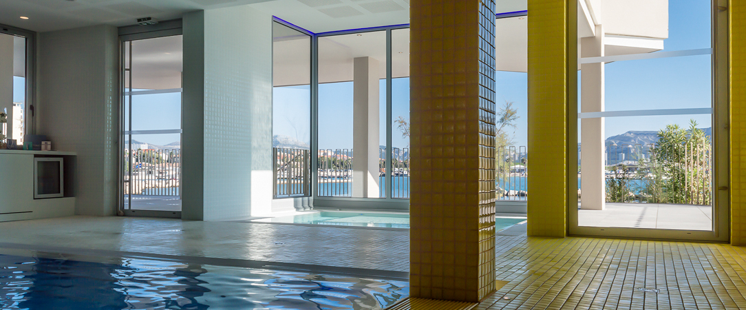 Nhow Marseille ★★★★ - Une adresse design face à la Méditerranée, entre énergie marseillaise et lignes audacieuses. - Marseille, France