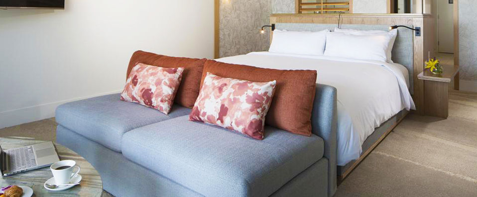 Eden Roc Miami Beach ★★★★ - A beachside oasis in a vibrant yet intimate city. - Miami, United States