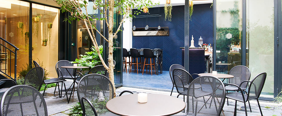  - A well-connected hub with chic decor in urban Paris. - Paris, France