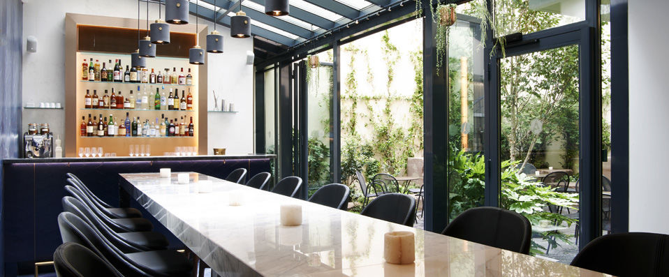  - A well-connected hub with chic decor in urban Paris. - Paris, France