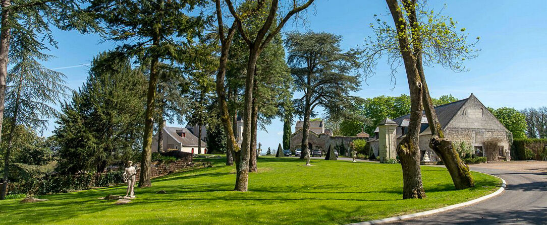 Château Le Prieuré Saumur ★★★★ La Maison Younan - Plongez dans une expérience royale en bord de Loire. - Pays de la loire, France