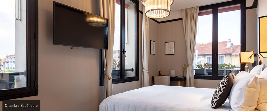 Hotel Le Touring ★★★★ - Adresse mythique sur le port de Saint-Raphaël. - Saint-Raphaël, France